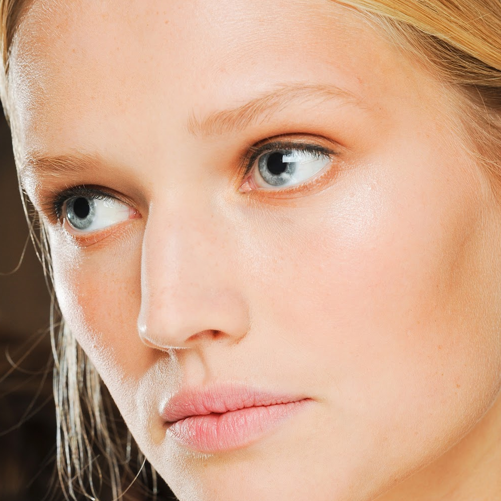 Diane Kendal Shows You How to Brighten Up Your Face